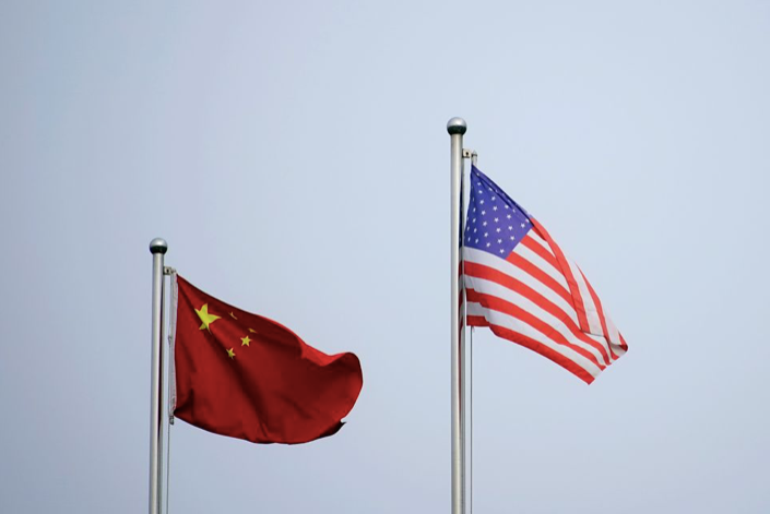 Quốc kỳ Mỹ và Trung Quốc. (Ảnh: Reuters) Quốc kỳ Mỹ và Trung Quốc. (Ảnh: Reuters)