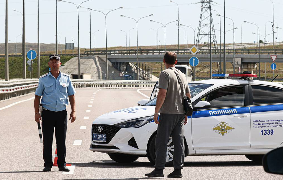 Nga cho biết vẫn đang điều tra vụ tấn công cầu Crimea rạng sáng ngày 17/7. (Ảnh: Tass)