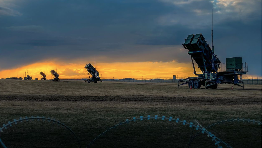 Các khẩu đội tên lửa Patriot của Tiểu đoàn 5, Trung đoàn Pháo binh Phòng không số 7 ở Ba Lan, ngày 10/4/2022. (Ảnh: BQP Mỹ)