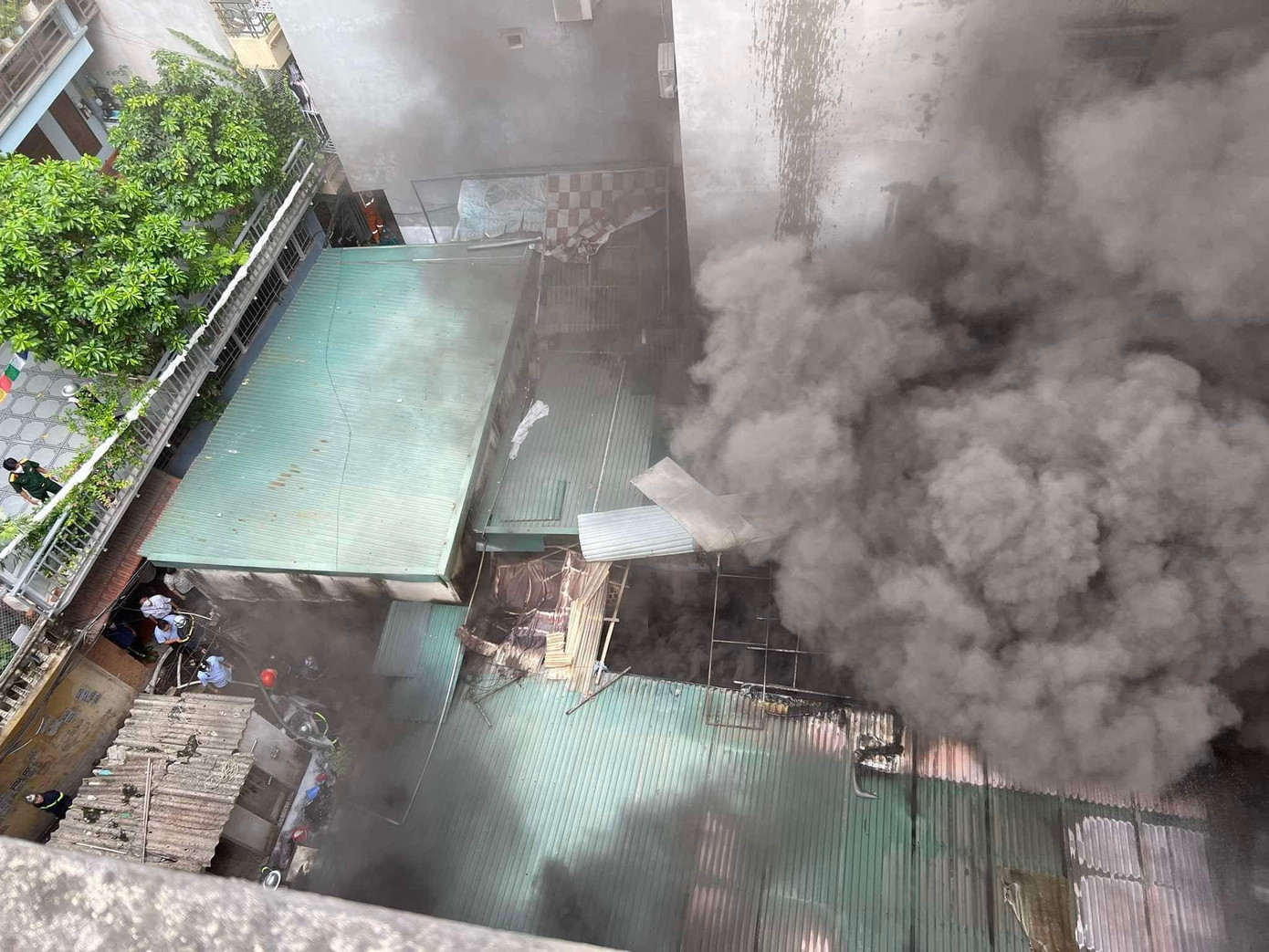 Hình ảnh vụ cháy được người dân chia sẻ. Hình ảnh vụ cháy được người dân chia sẻ.