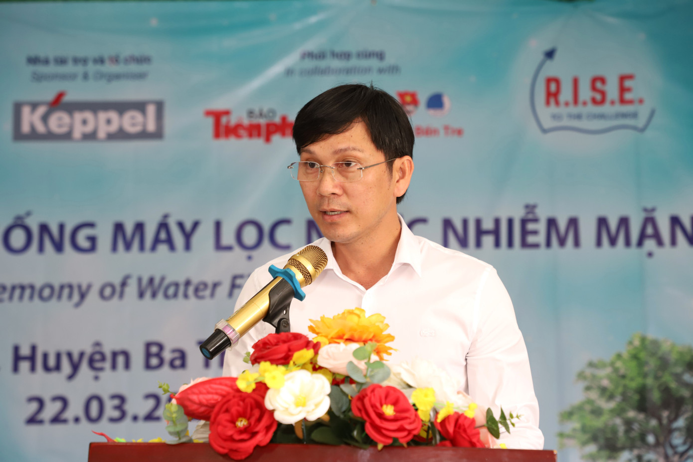 Nhà báo Trần Ngọc Lâm chia sẻ tại buổi trao hệ thống máy lọc nước.