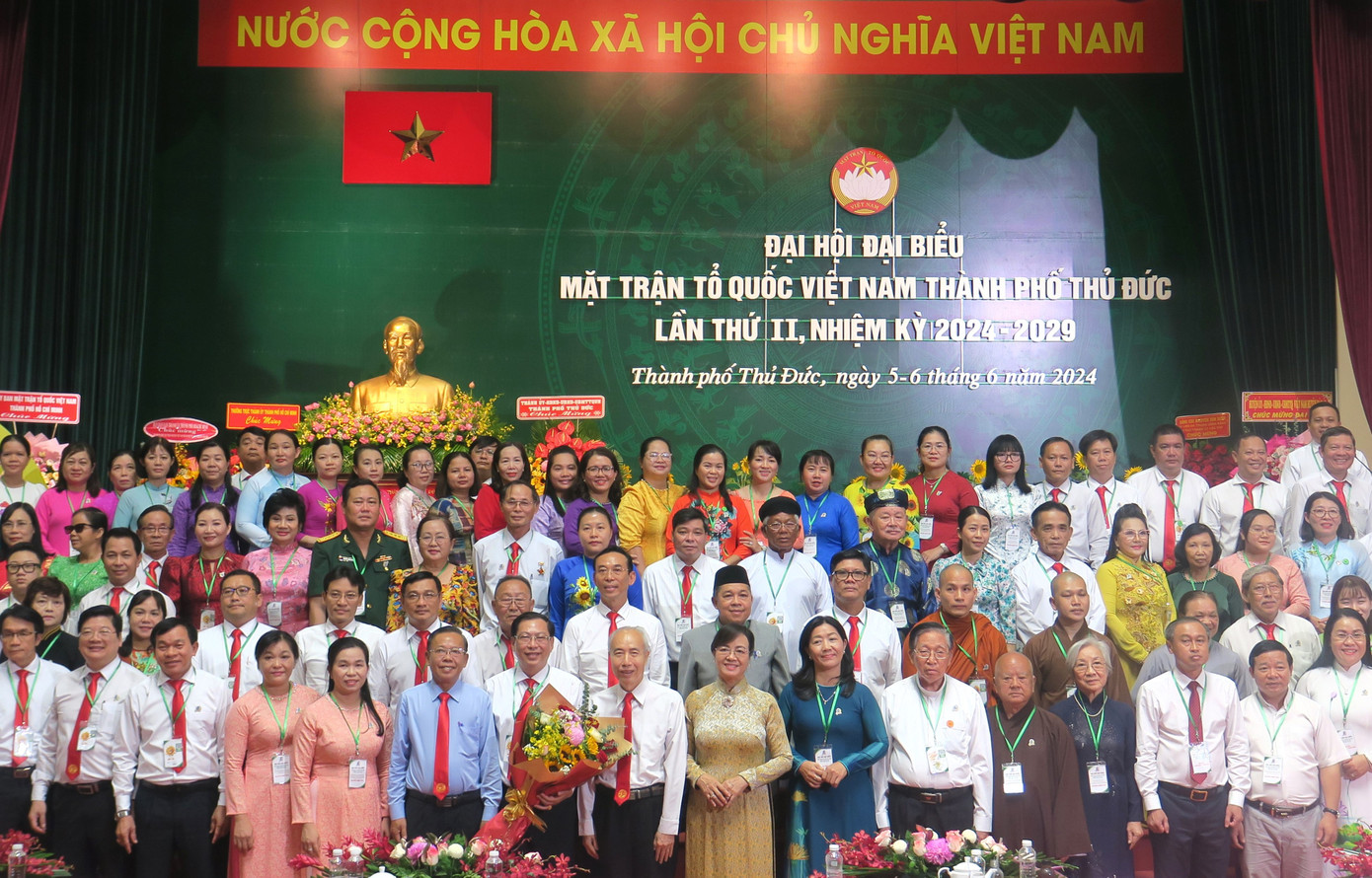 Lãnh đạo TPHCM chúc mừng các Ủy viên Ủy ban MTTQ Việt Nam TP Thủ Đức nhiệm kỳ 2024 - 2029. Lãnh đạo TPHCM chúc mừng các Ủy viên Ủy ban MTTQ Việt Nam TP Thủ Đức nhiệm kỳ 2024 - 2029.