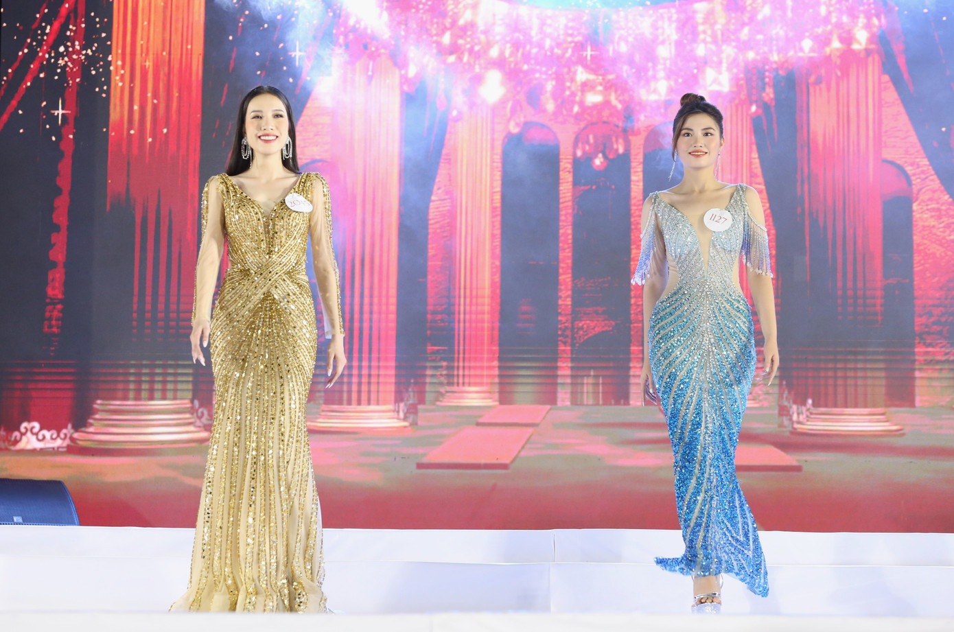 Trong đêm thi quyết định, các nữ sinh viên tranh tài qua 3 phần thi là trang phục thể thao, trang phục áo dài, trang phục dạ hội, trước khi được gọi tên vào Top 5 để thi ứng xử.