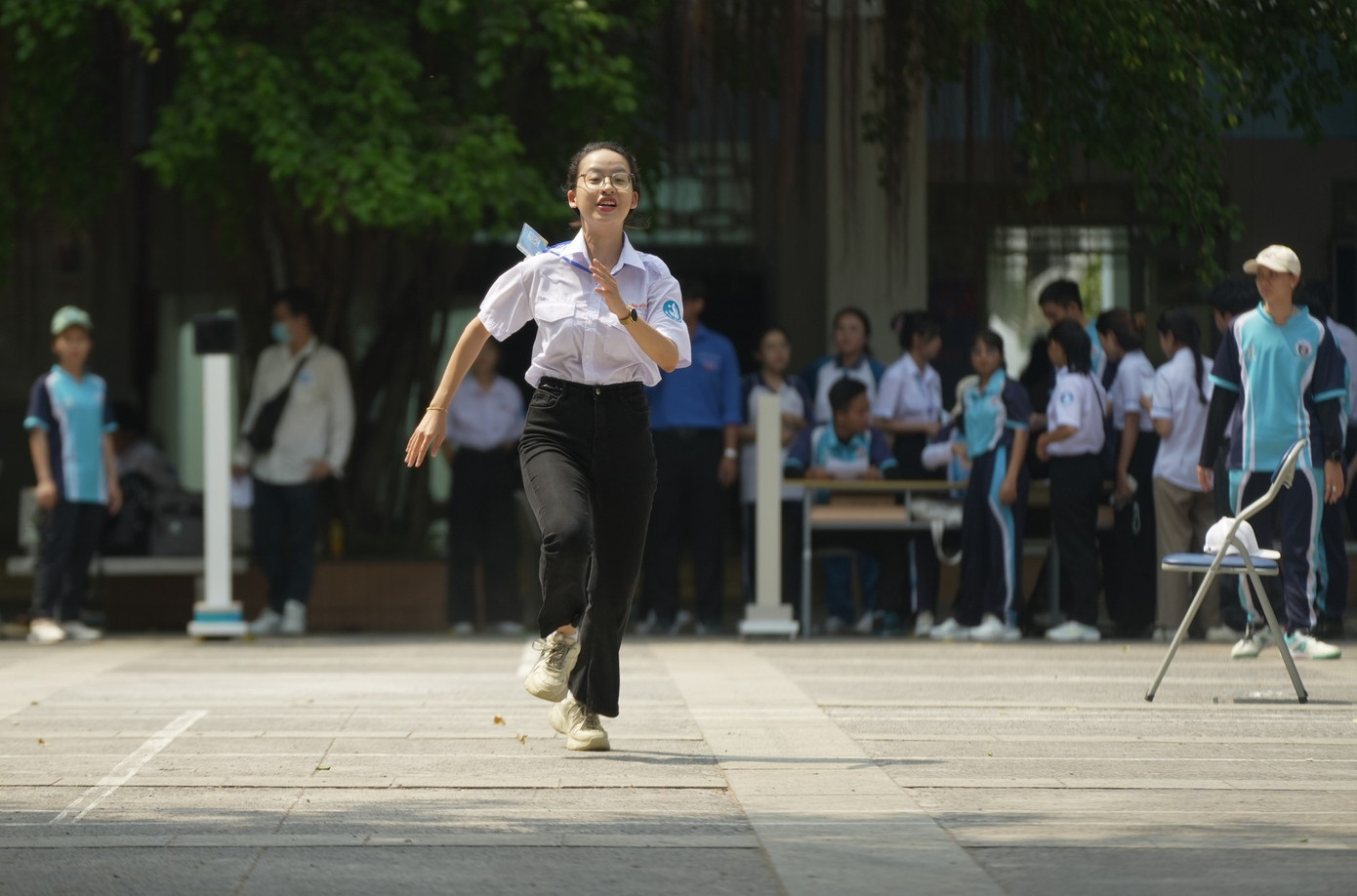 Nữ sinh thi tài ở nội dung chạy cự ly ngắn. Ảnh: Quốc Hoàng Nữ sinh thi tài ở nội dung chạy cự ly ngắn. Ảnh: Quốc Hoàng
