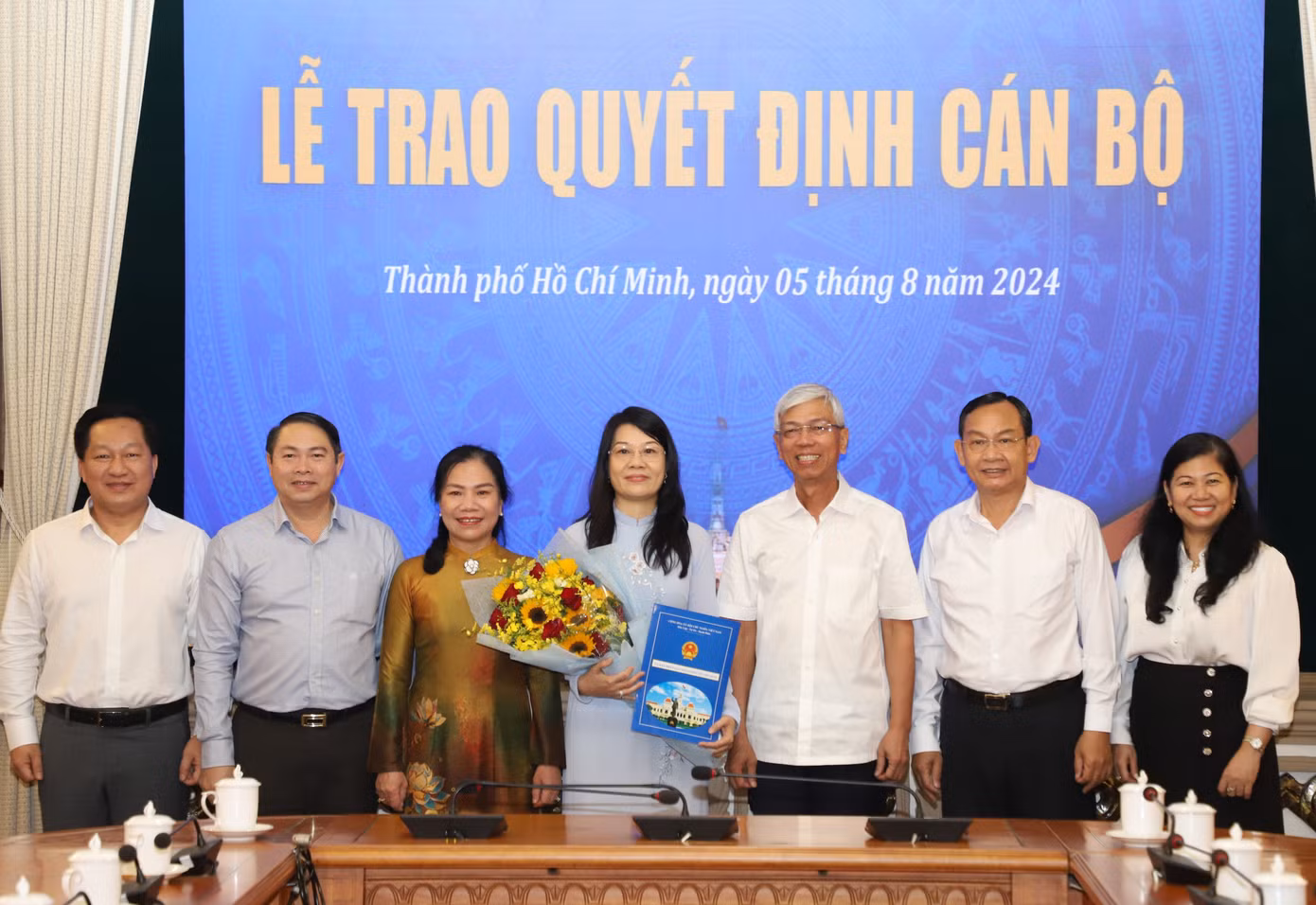 Cấp ủy, lãnh đạo TP. Thủ Đức, quận Gò Vấp chúc mừng bà Đoan Trang nhận nhiệm vụ mới.
