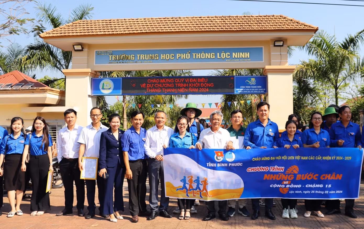Dịp này, Tỉnh Đoàn Bình Phước cũng hưởng ứng chương trình "Những bước chân vì cộng đồng - chặng 15", do T.Ư Đoàn phát động.