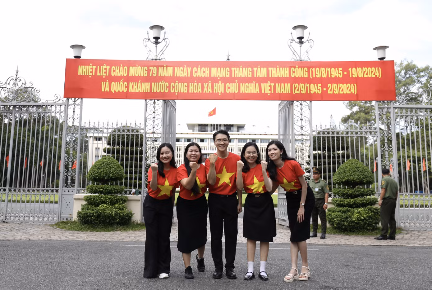 Các đại biểu thanh niên Việt Nam tham dự SSEAYP năm 2024 lan tỏa tình yêu quê hương, đất nước. Ảnh: Đoàn đại biểu Việt Nam cung cấp