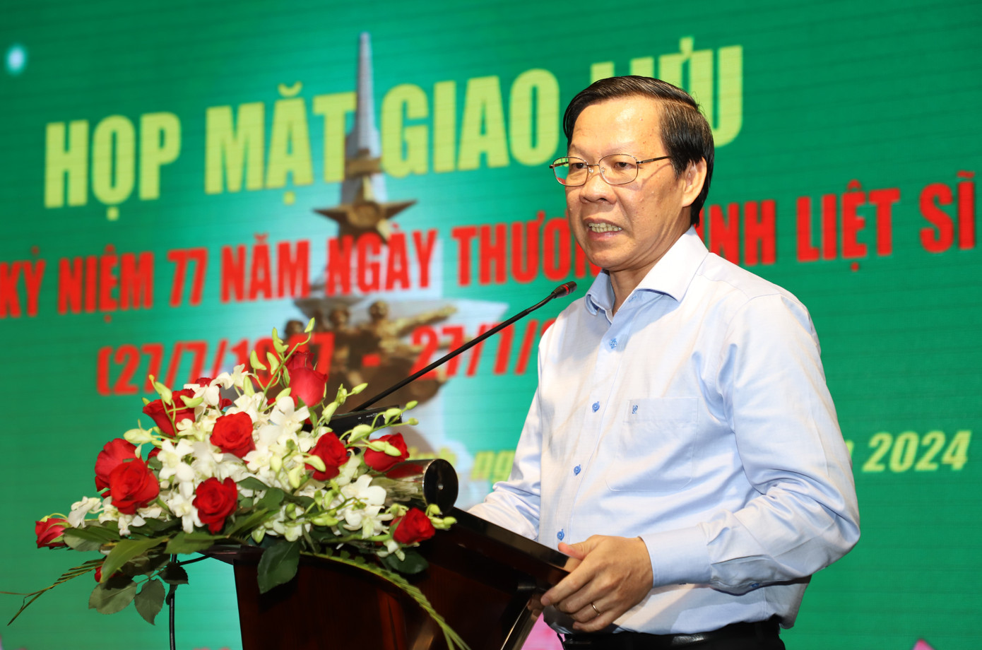 Chủ tịch UBND TPHCM Phan Văn Mãi chia sẻ tại buổi họp mặt. Chủ tịch UBND TPHCM Phan Văn Mãi chia sẻ tại buổi họp mặt.