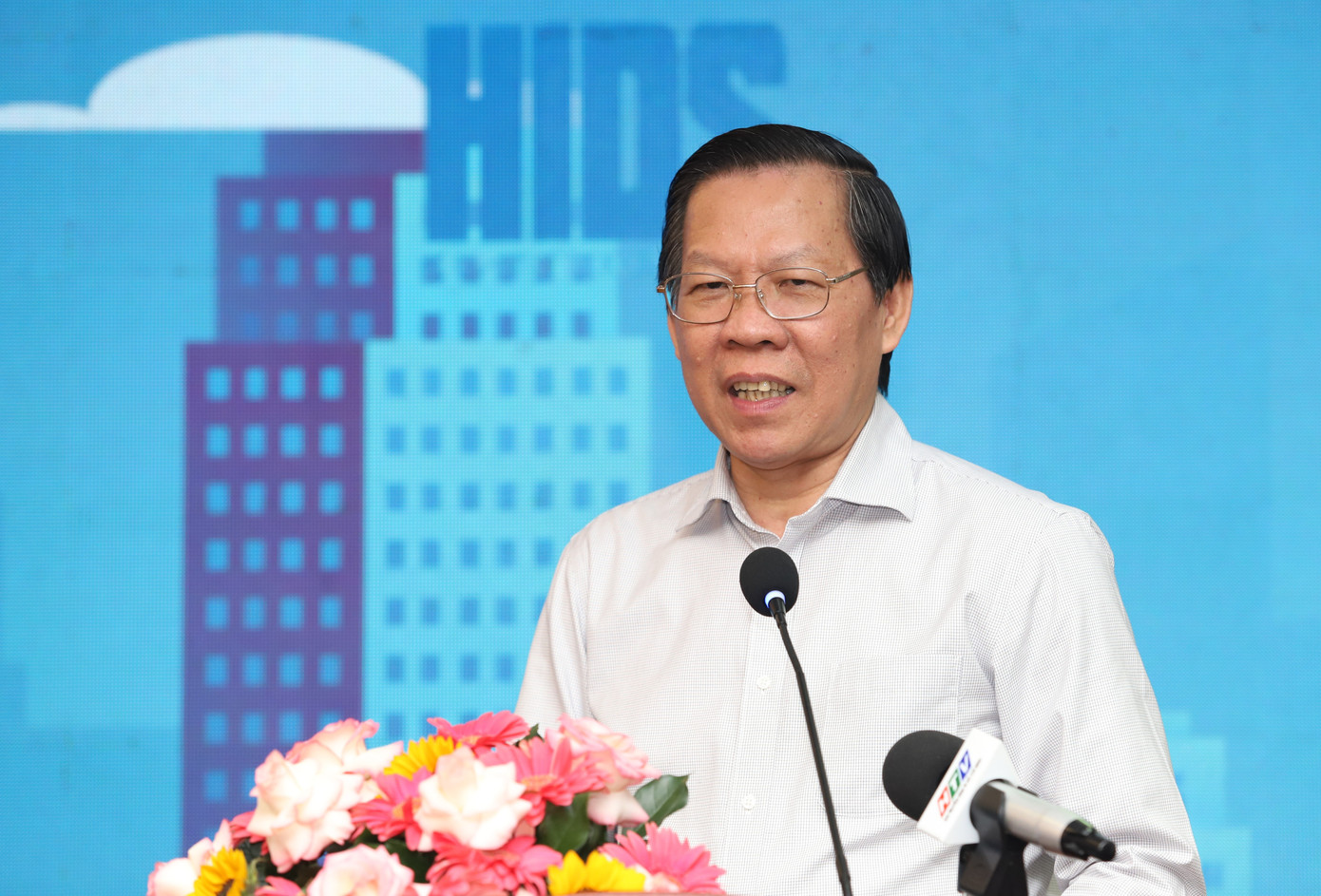 Chủ tịch UBND TPHCM Phan Văn Mãi phát biểu tại hội thảo. Ảnh: Ngô Tùng