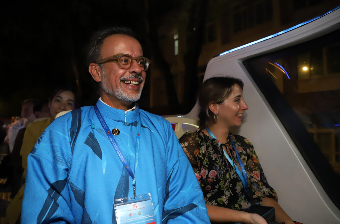 Ngắm nhìn TPHCM về đêm, ông Ricardo Valente - Phó Thị trưởng phụ trách Kinh tế, thành phố Porto (Bồ Đào Nha) - cho biết với ông, TPHCM rất thân thiện và ông ấn tượng về tất cả mọi thứ của nơi đây. Theo vị quan khách quốc tế, dường như mỗi người trong đoàn đều có thể tận hưởng thành phố này theo những cách rất khác nhau.