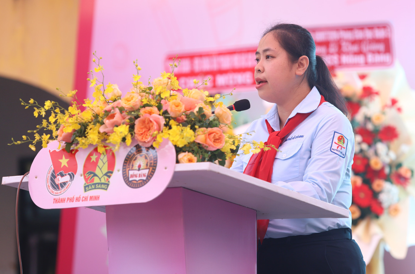 Chị Trịnh Thị Hiền Trân phát biểu phát động.