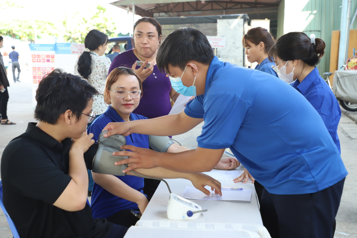 Trong Ngày đoàn viên, Thành Đoàn Thủ Đức cũng đồng loạt triển khai tổ chức nhiều sân chơi, hoạt động như: kết nạp đoàn viên mới, thành lập Chi đoàn ngoài nhà nước, thực hiện đăng ký định danh mức độ 2, tập huấn phần mềm quản lý chất thải rắn sinh hoạt, tập huấn khám phá về trí tuệ nhân tạo (AI)... Trong Ngày đoàn viên, Thành Đoàn Thủ Đức cũng đồng loạt triển khai tổ chức nhiều sân chơi, hoạt động như: kết nạp đoàn viên mới, thành lập Chi đoàn ngoài nhà nước, thực hiện đăng ký định danh mức độ 2, tập huấn phần mềm quản lý chất thải rắn sinh hoạt, tập huấn khám phá về trí tuệ nhân tạo (AI)...