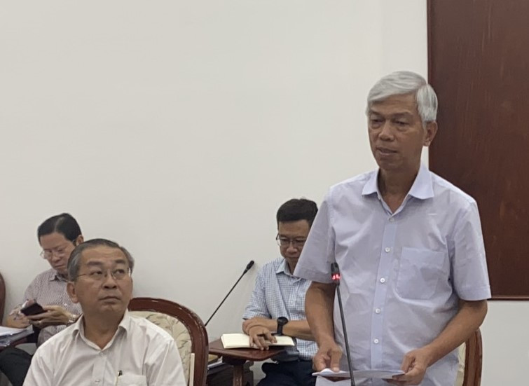Phó chủ tịch UBND TPHCM Võ Văn Hoan nêu ý kiến tại buổi làm việc. Ảnh: T.T
