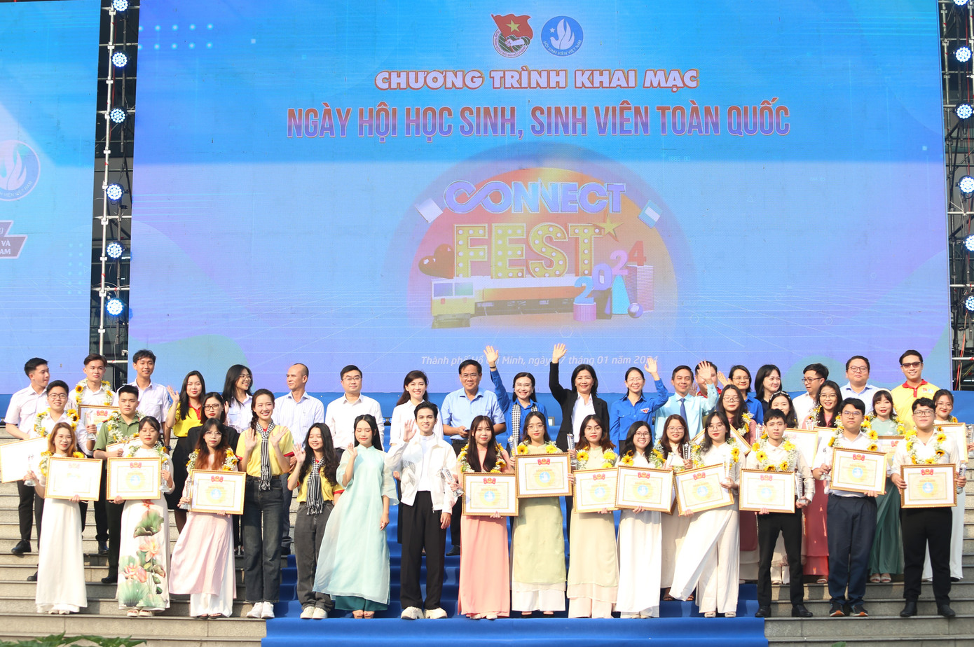 Đây là những tập thể tiêu biểu trong công tác triển khai, phát triển phong trào “Sinh viên 5 tốt” tại cơ sở.