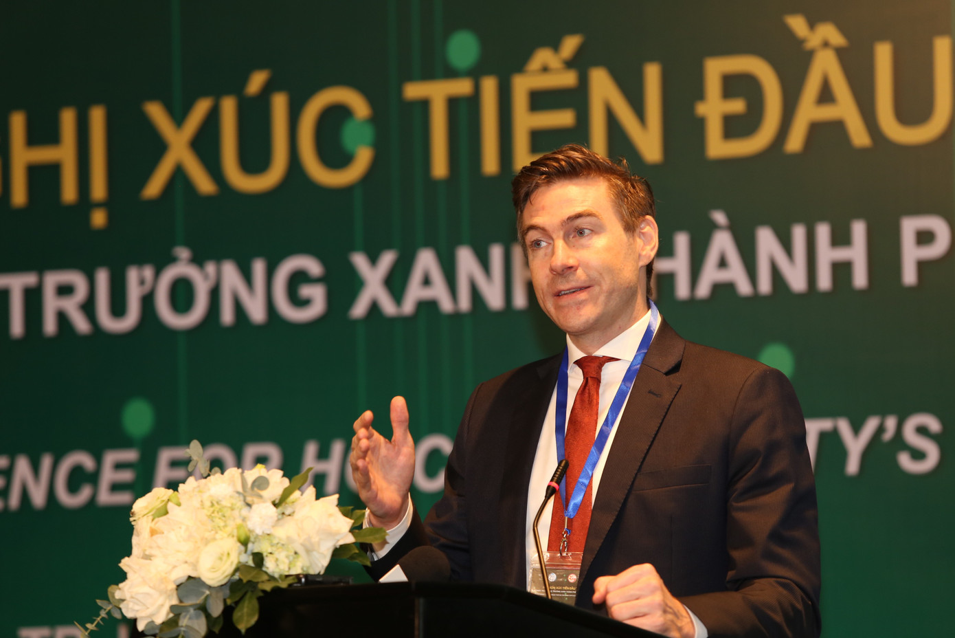 Chuyên gia Marc Forni chia sẻ tại hội nghị. Ảnh: Ngô Tùng.