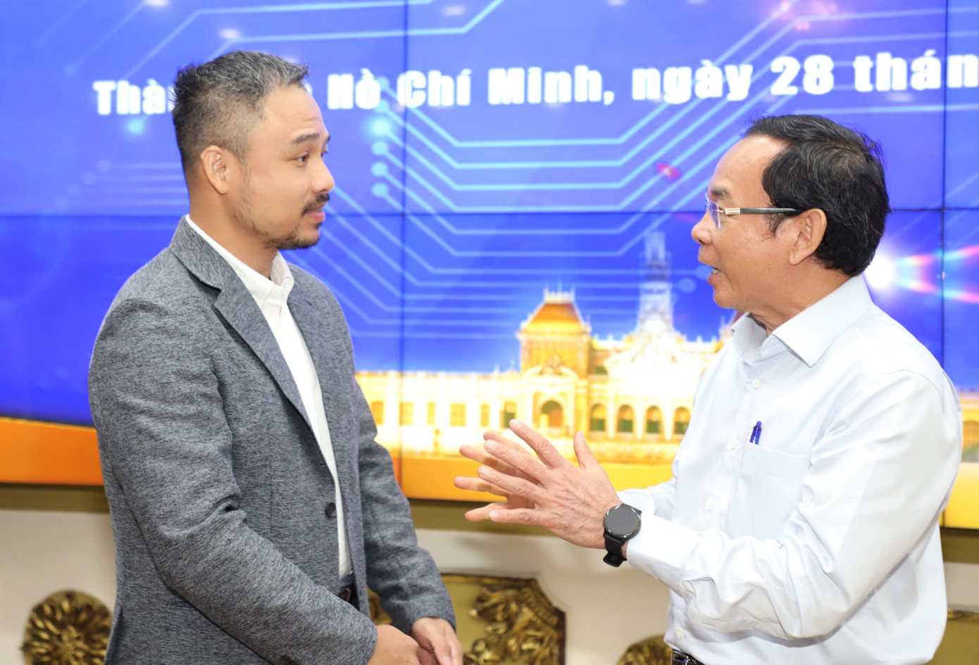 Bí thư Nguyễn Văn Nên gặp gỡ cộng đồng ĐMST. Ảnh: Ngô Tùng Bí thư Nguyễn Văn Nên gặp gỡ cộng đồng ĐMST. Ảnh: Ngô Tùng