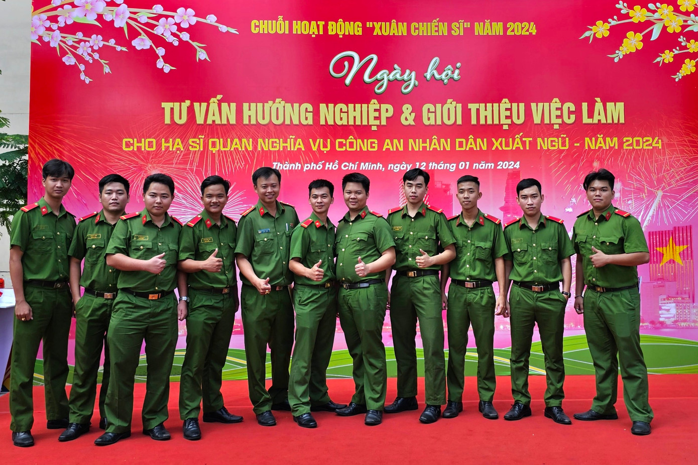 Chiến sĩ trẻ hào hứng tham gia các hoạt động tại ngày hội "Xuân chiến sĩ" 2024 tại Công an TPHCM. Ảnh: Ngô Tùng