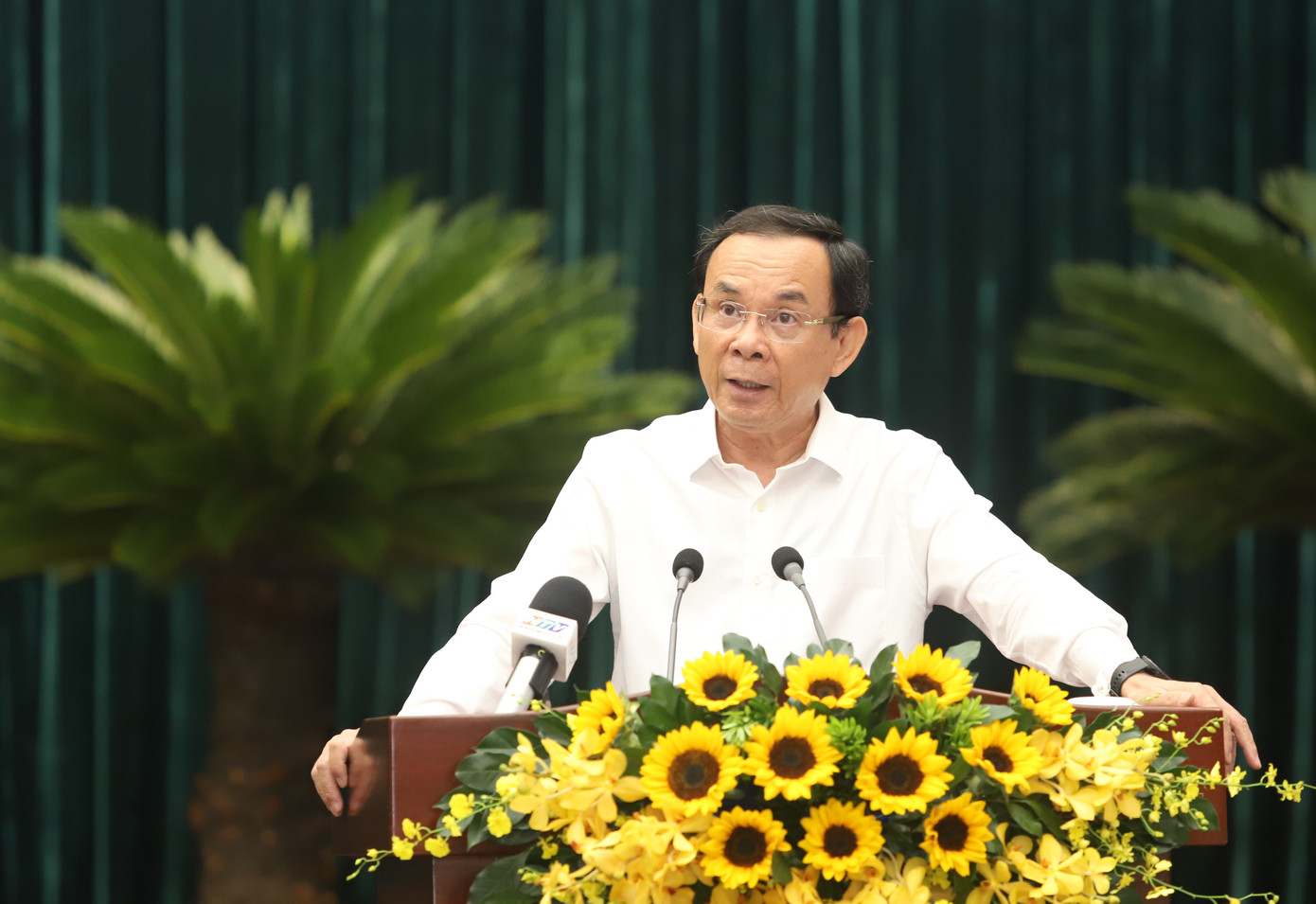 Bí thư Thành ủy TPHCM Nguyễn Văn Nên phát biểu tại hội nghị. Ảnh: Ngô Tùng Bí thư Thành ủy TPHCM Nguyễn Văn Nên phát biểu tại hội nghị. Ảnh: Ngô Tùng