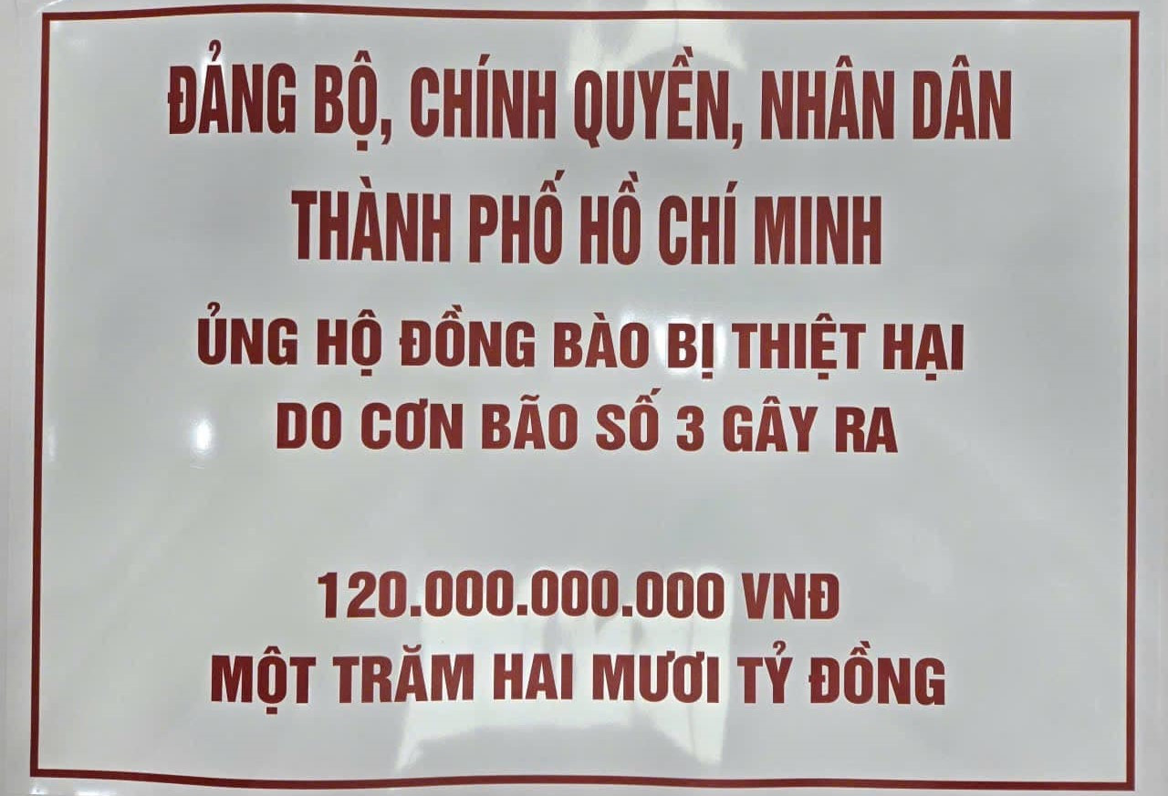 TPHCM ủng hộ 120 tỷ đồng chia sẻ với những khó khăn, mất mát mà đồng bào đã gánh chịu trong đợt mưa lũ vừa qua.