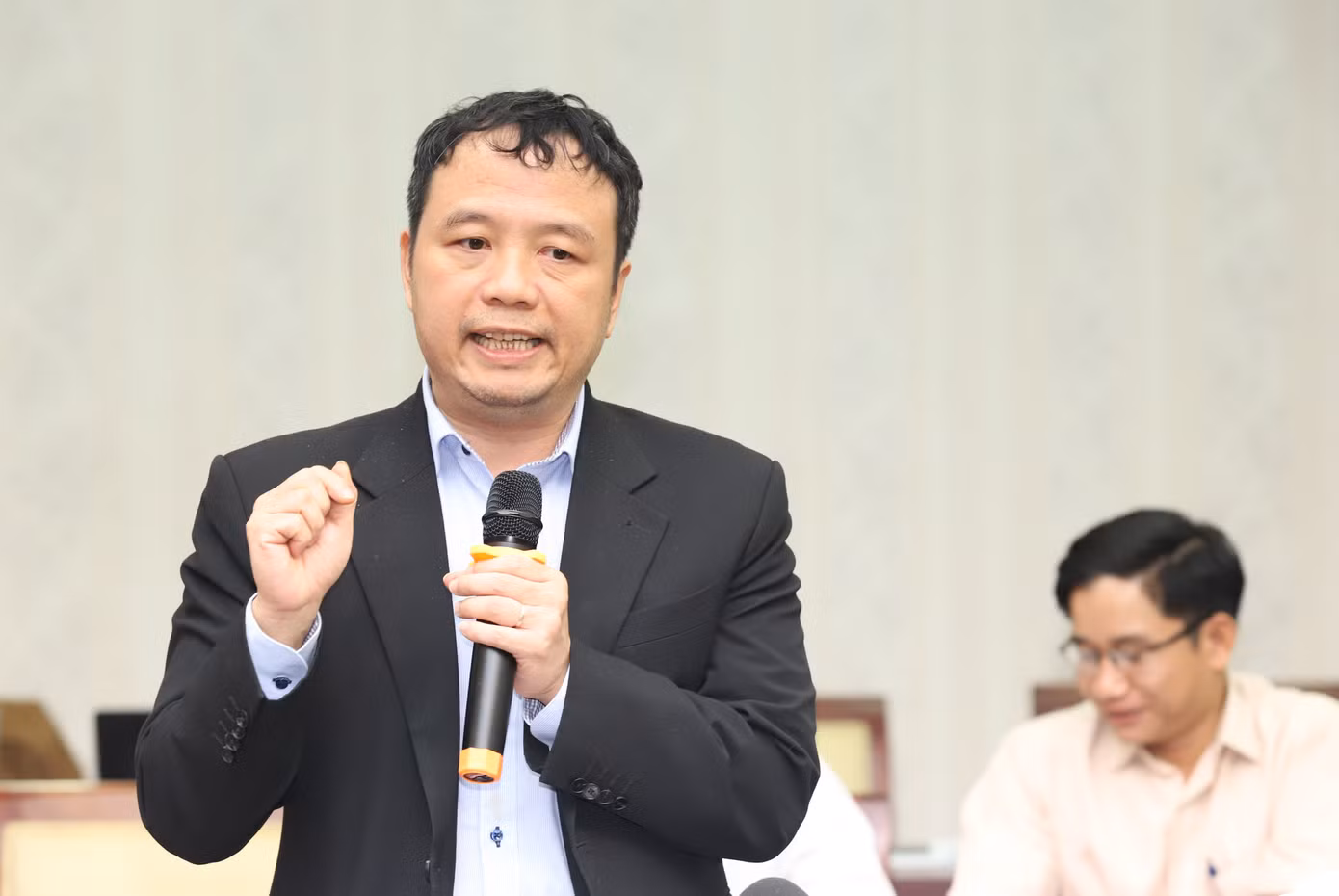 TS. Nguyễn Tú Anh mong muốn ngày càng có nhiều người Việt làm việc tại các định chế quốc tế. Ảnh: Ngô Tùng TS. Nguyễn Tú Anh mong muốn ngày càng có nhiều người Việt làm việc tại các định chế quốc tế. Ảnh: Ngô Tùng
