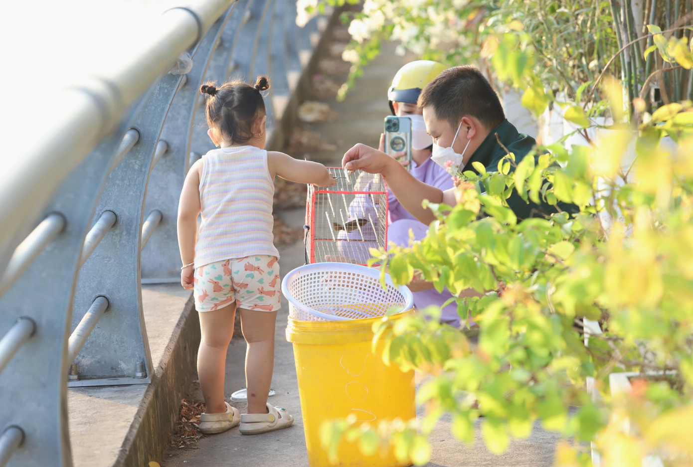 Cùng hướng thiện cho con cái khi các bé còn nhỏ. Cùng hướng thiện cho con cái khi các bé còn nhỏ.