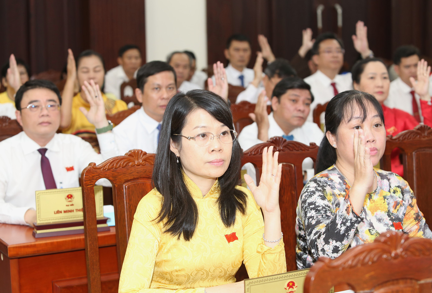 Đại biểu thống nhất một số nội dung nhân sự chủ chốt.