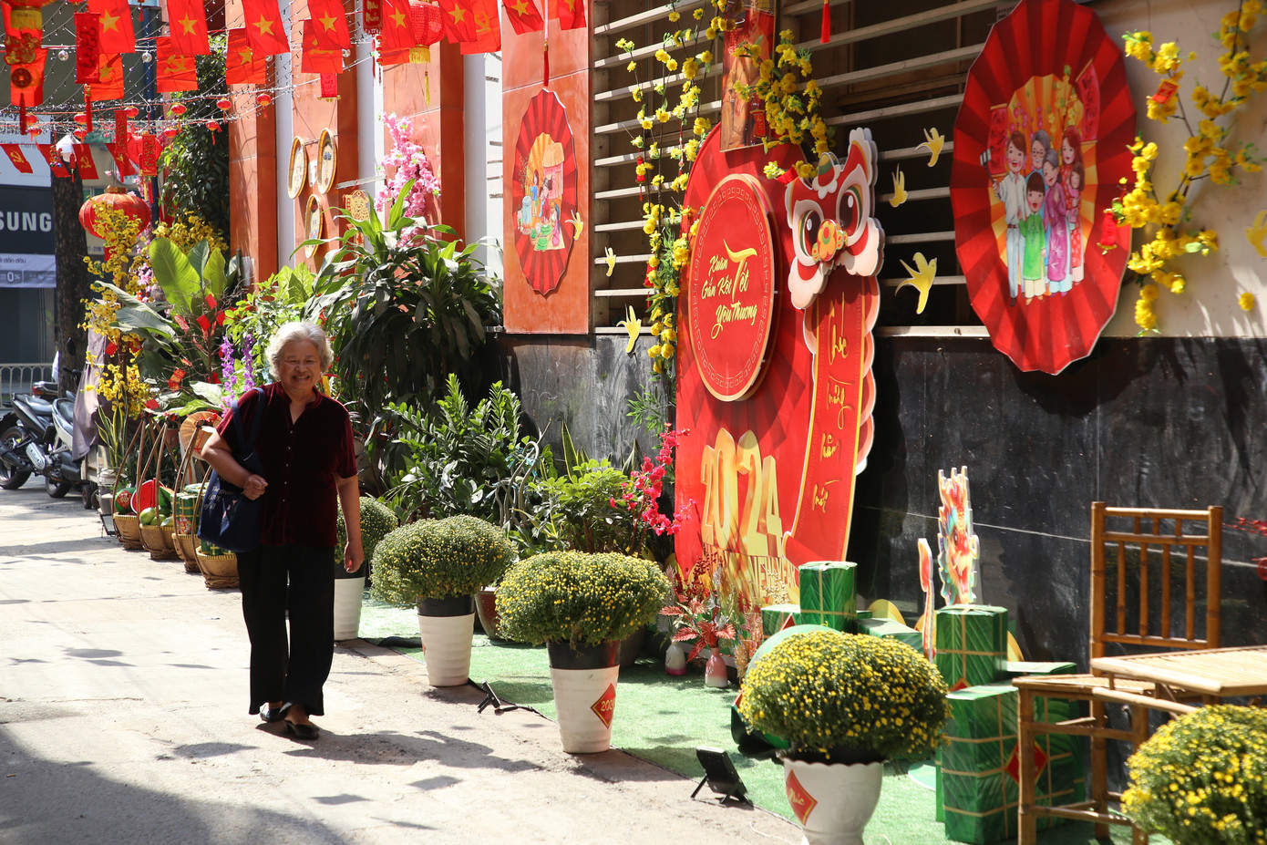 Công trình tạo nên cảm giác phấn khởi, hân hoan với những bà con sinh sống, mưu sinh ở đây và cả những vị khách có dịp đi qua nơi này.