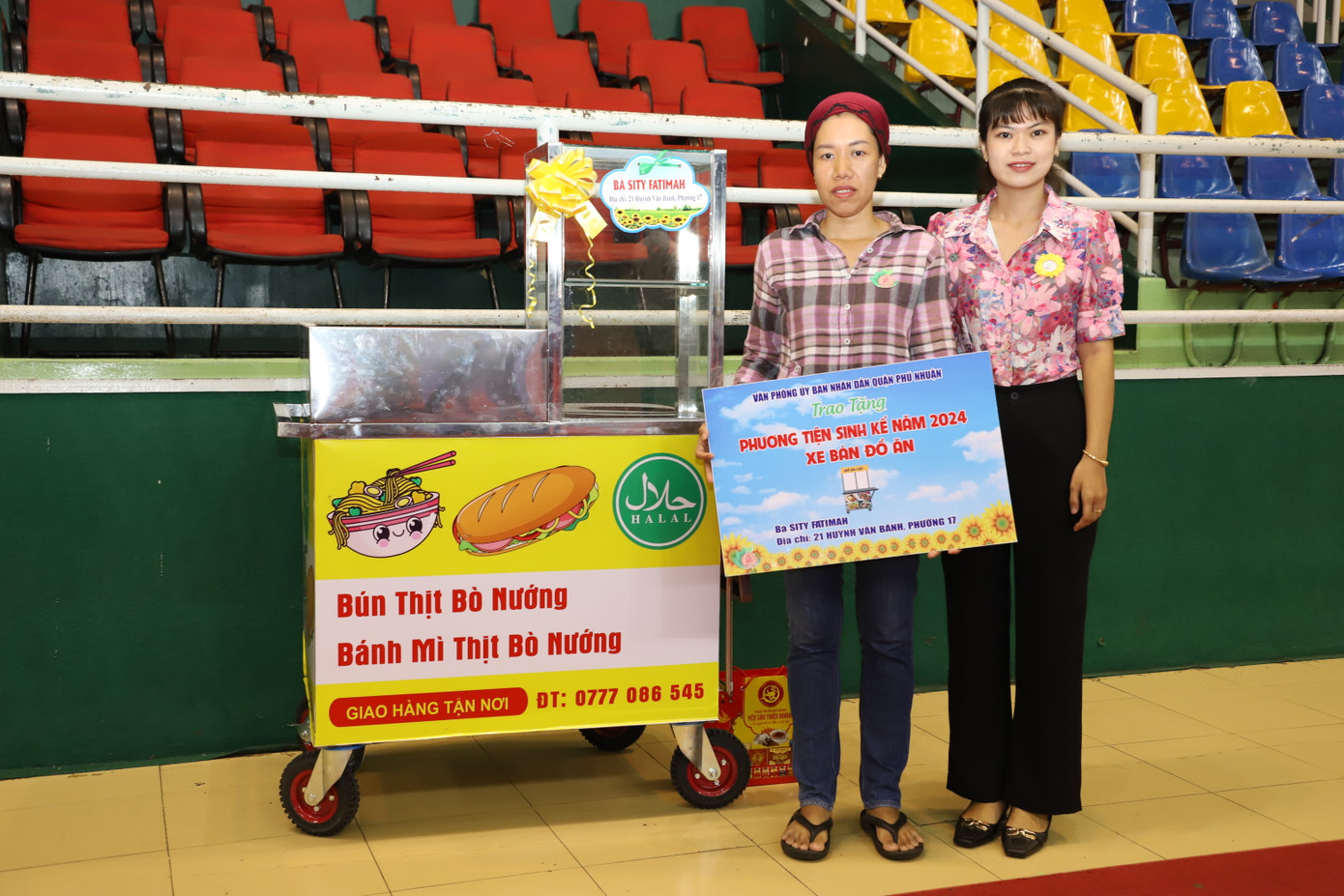 Được hỗ trợ sinh kế, bà Sity Fatimah từ nay sẽ đỡ chật vật đường mưu sinh.