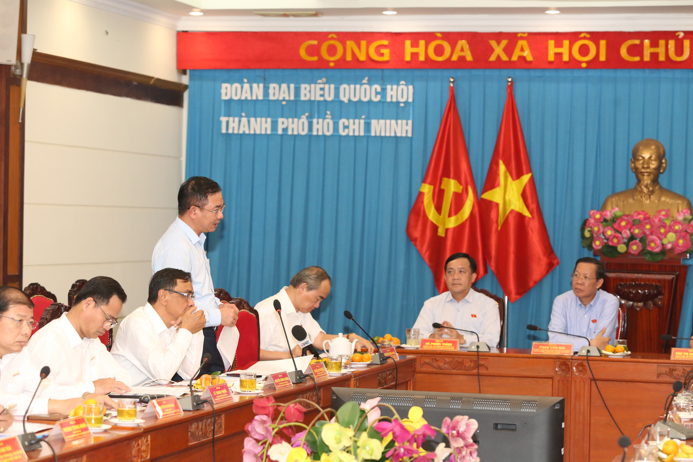 Các đại biểu nêu ý kiến tại hội nghị. Ảnh: Ngô Tùng