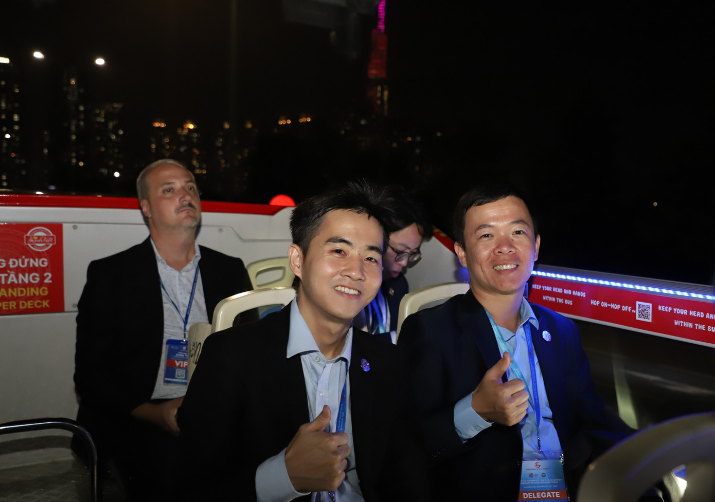 Bày tỏ niềm thích thú có dịp tham gia tour đêm thú vị.