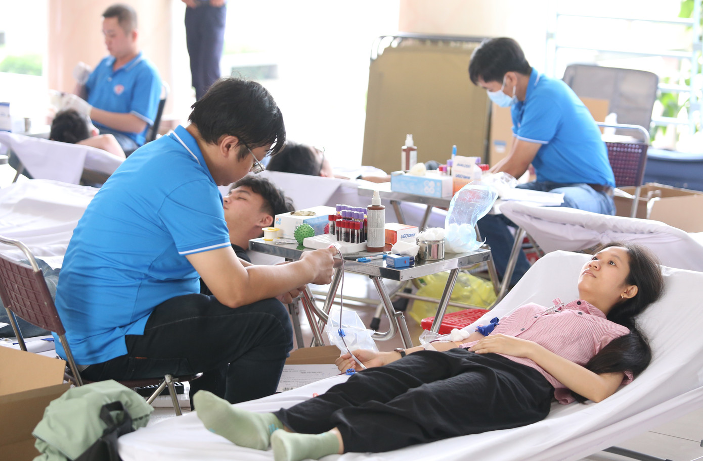 Trần Trương Bảo Ngọc (sinh viên năm thứ 4 trường Đại học Bách khoa, quê Quảng Ngãi) cho biết đây là lần thứ 4 cô bạn hiến máu trong 4 năm học tại trường.