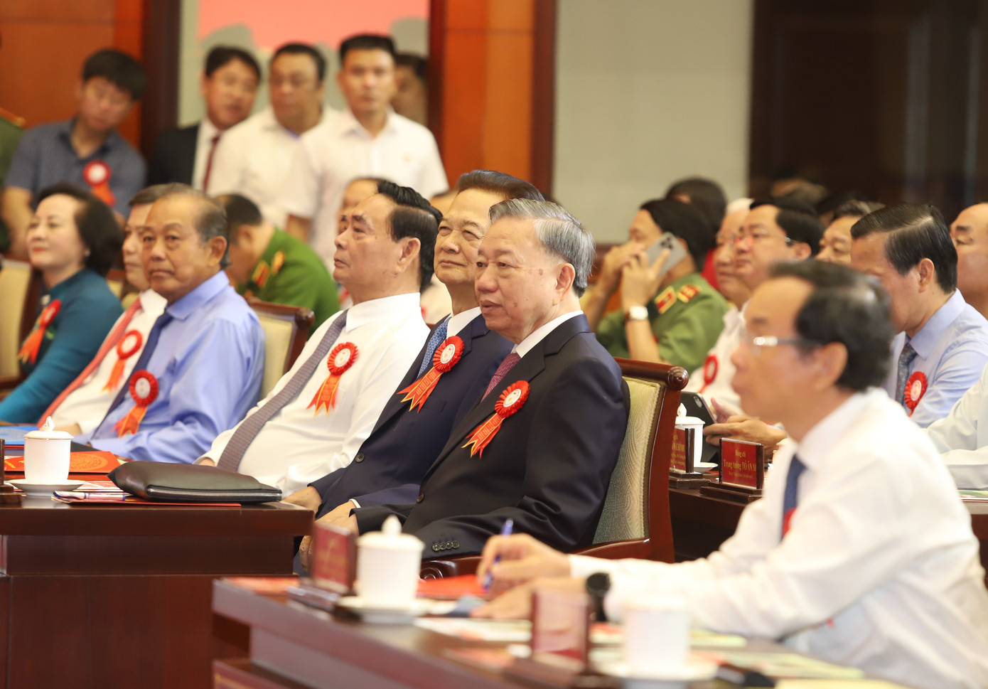 Tổng Bí thư, Chủ tịch nước Tô Lâm cùng các đồng chí lãnh đạo, nguyên lãnh đạo Đảng, Nhà nước, các ban, bộ ngành Trung ương dự chương trình.