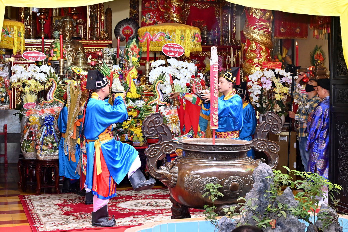 Lễ hội Khai hạ - Cầu an được thực hiện theo nghi thức Tiểu cung đình triều Nguyễn với nhiều nghi lễ gồm Lễ hạ nêu, lễ khai hạ đầu năm, khai bút, khai ấn. Lễ hội diễn ra nhằm cầu cho nhân dân, cho đất nước một năm an bình, an khang, thịnh vượng, phát triển bền vững, phồn thịnh.