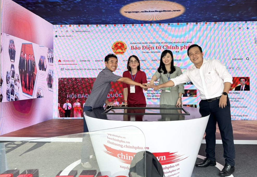 Hội báo tạo mối kết nối, học hỏi kinh nghiệm tác nghiệp giữa phóng viên, biên tập viên các cơ quan báo chí trong cả nước. Hội báo tạo mối kết nối, học hỏi kinh nghiệm tác nghiệp giữa phóng viên, biên tập viên các cơ quan báo chí trong cả nước.