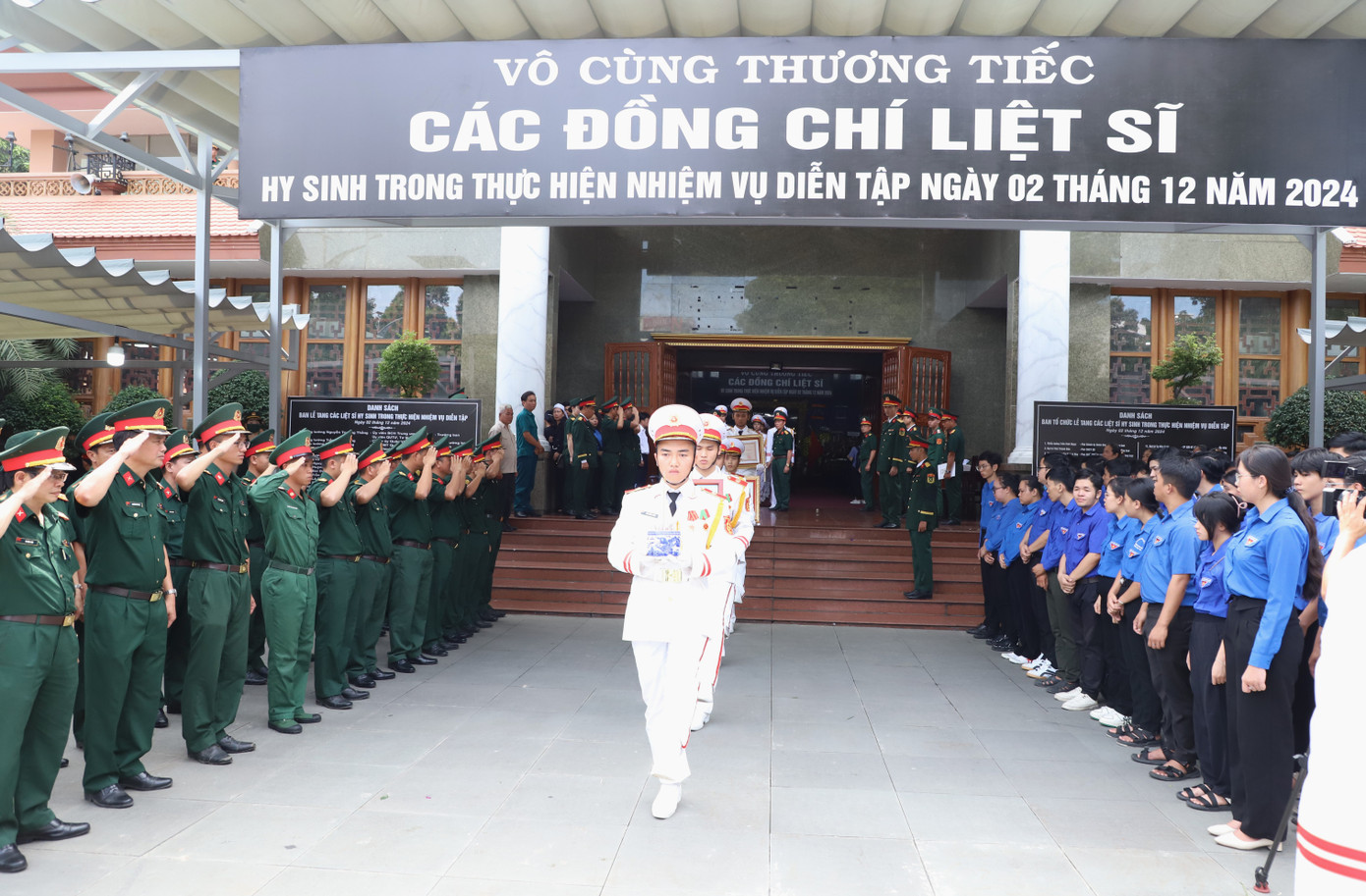 Tổ quốc mãi khắc ghi sự hy sinh anh dũng của các anh. Tổ quốc mãi khắc ghi sự hy sinh anh dũng của các anh.