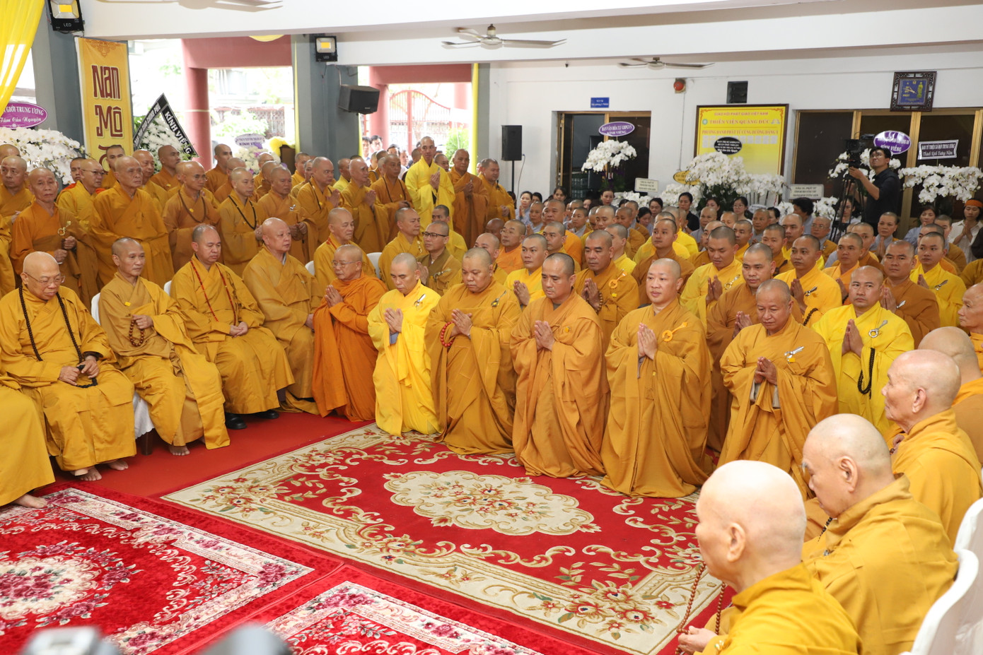 Các vị trưởng lão, cao tăng đại diện Hội đồng chứng minh, Hội đồng Trị sự GHPGVN, đại diện Phật giáo các địa phương... thành tâm tưởng niệm Hòa thượng Thích Huệ Trí. Các vị trưởng lão, cao tăng đại diện Hội đồng chứng minh, Hội đồng Trị sự GHPGVN, đại diện Phật giáo các địa phương... thành tâm tưởng niệm Hòa thượng Thích Huệ Trí.