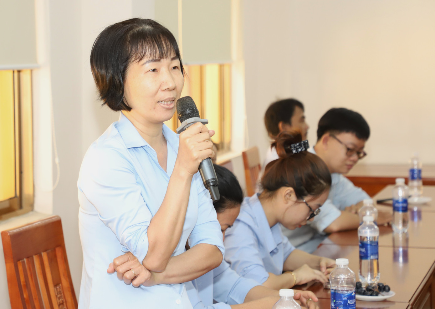 Chị Phạm Thị Tú chia sẻ với lãnh đạo T.Ư Đoàn. Ảnh: Ngô Tùng Chị Phạm Thị Tú chia sẻ với lãnh đạo T.Ư Đoàn. Ảnh: Ngô Tùng