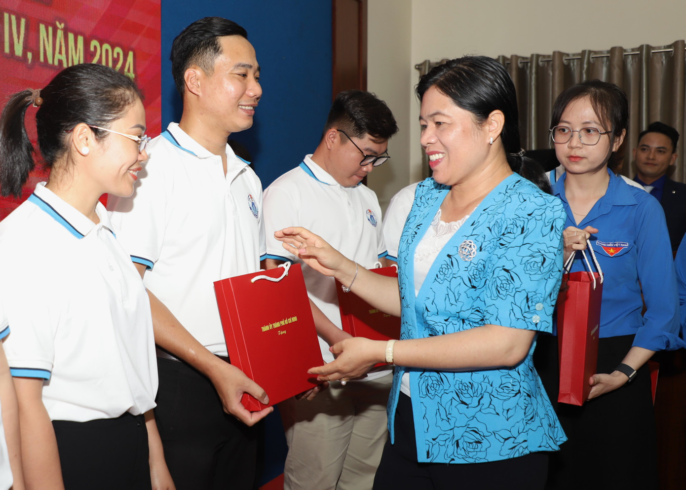 Sáng mai, 7/7, Top 10 thí sinh xuất sắc nhất bước vào vòng thi Chung kết để tìm ra chủ nhân của giải thưởng cao nhất và đón nhận cơ hội đến thăm Quần đảo Trường Sa trong Hành trình "Tuổi trẻ vì biển đảo, quê hương" năm 2025. Ảnh: Ngô Tùng