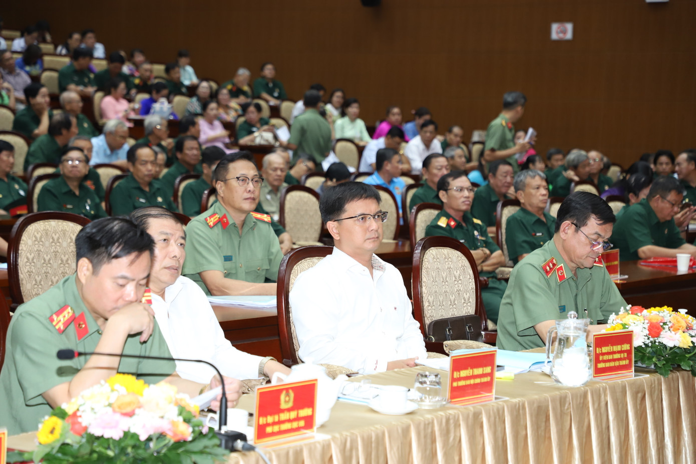 Lãnh đạo TPHCM và các đại biểu các lực lượng dự hội nghị. Ảnh: Ngô Tùng