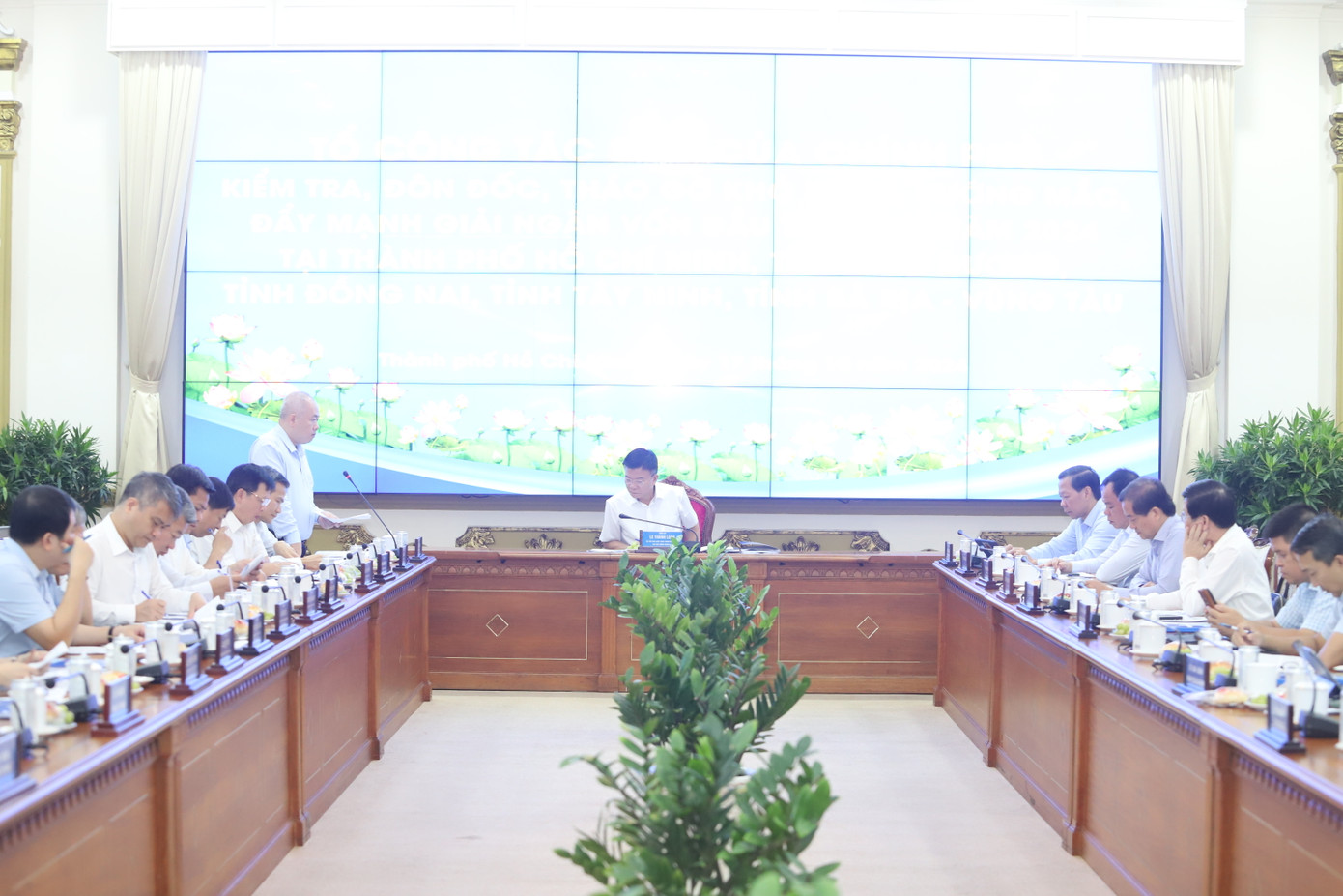 Quang cảnh buổi làm việc. Ảnh: Ngô Tùng