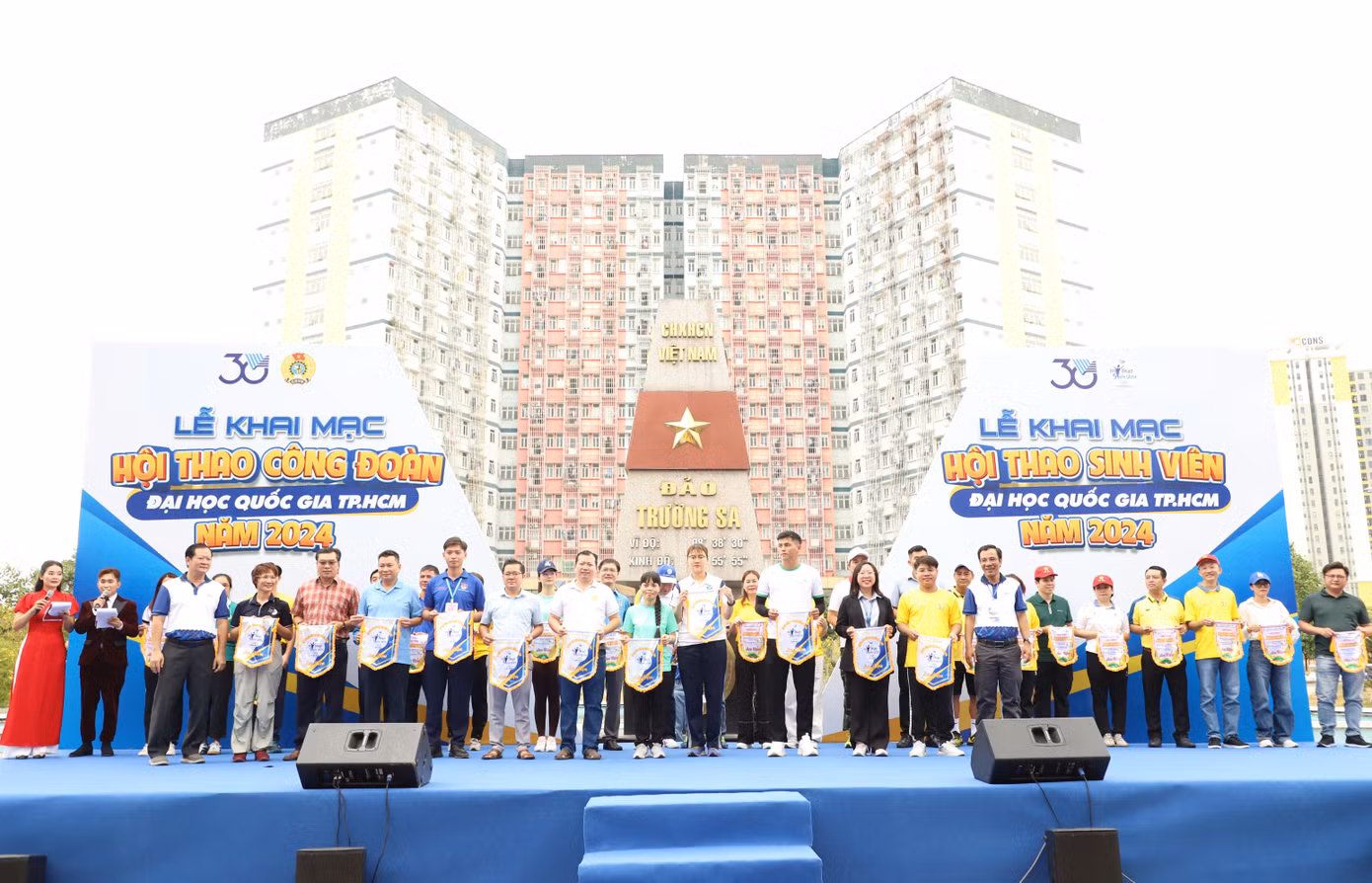 Hội thao năm nay kéo dài về thời gian và quy mô tổ chức so với những lần tổ chức trước đây. Theo đó, hội thao sẽ diễn ra từ nay đến tháng 10/2024, với 11 môn thi đấu gồm: bóng đá, bóng chuyền, bóng rổ, bóng bàn, cầu lông, cờ vua – cờ tướng, bơi lội, kéo co, việt dã, bowling, pickleball. Trong đó, môn việt dã, bowling, pickleball là ba môn mới lần đầu được đưa vào thi đấu tại hội thao lần này. Hội thao năm nay kéo dài về thời gian và quy mô tổ chức so với những lần tổ chức trước đây. Theo đó, hội thao sẽ diễn ra từ nay đến tháng 10/2024, với 11 môn thi đấu gồm: bóng đá, bóng chuyền, bóng rổ, bóng bàn, cầu lông, cờ vua – cờ tướng, bơi lội, kéo co, việt dã, bowling, pickleball. Trong đó, môn việt dã, bowling, pickleball là ba môn mới lần đầu được đưa vào thi đấu tại hội thao lần này.