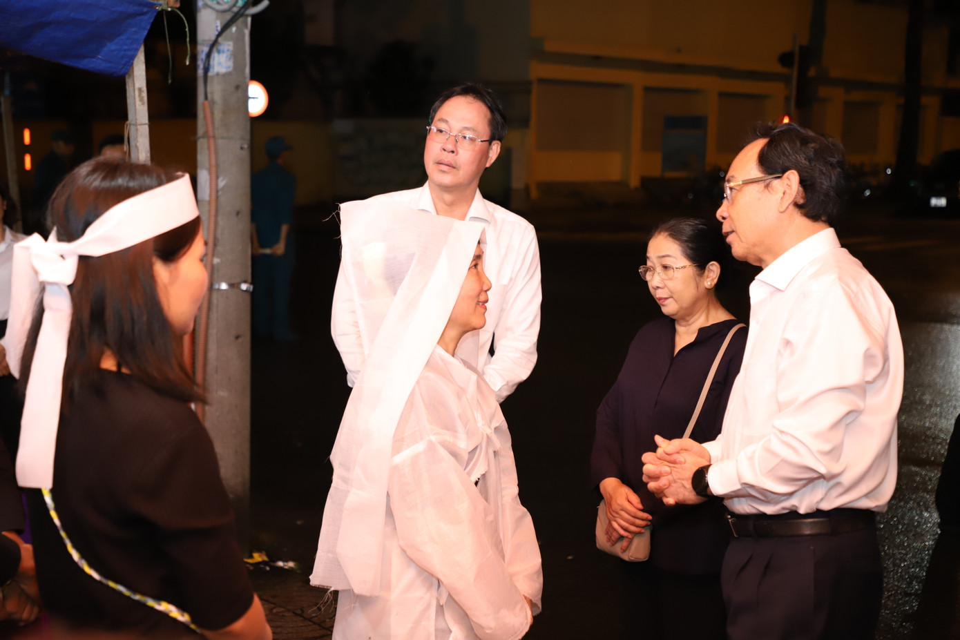 Lễ tang nhà nghiên cứu Nguyễn Đình Đầu diễn ra tại nhà riêng ở phường Bến Thành, quận 1. Lễ tang nhà nghiên cứu Nguyễn Đình Đầu diễn ra tại nhà riêng ở phường Bến Thành, quận 1.