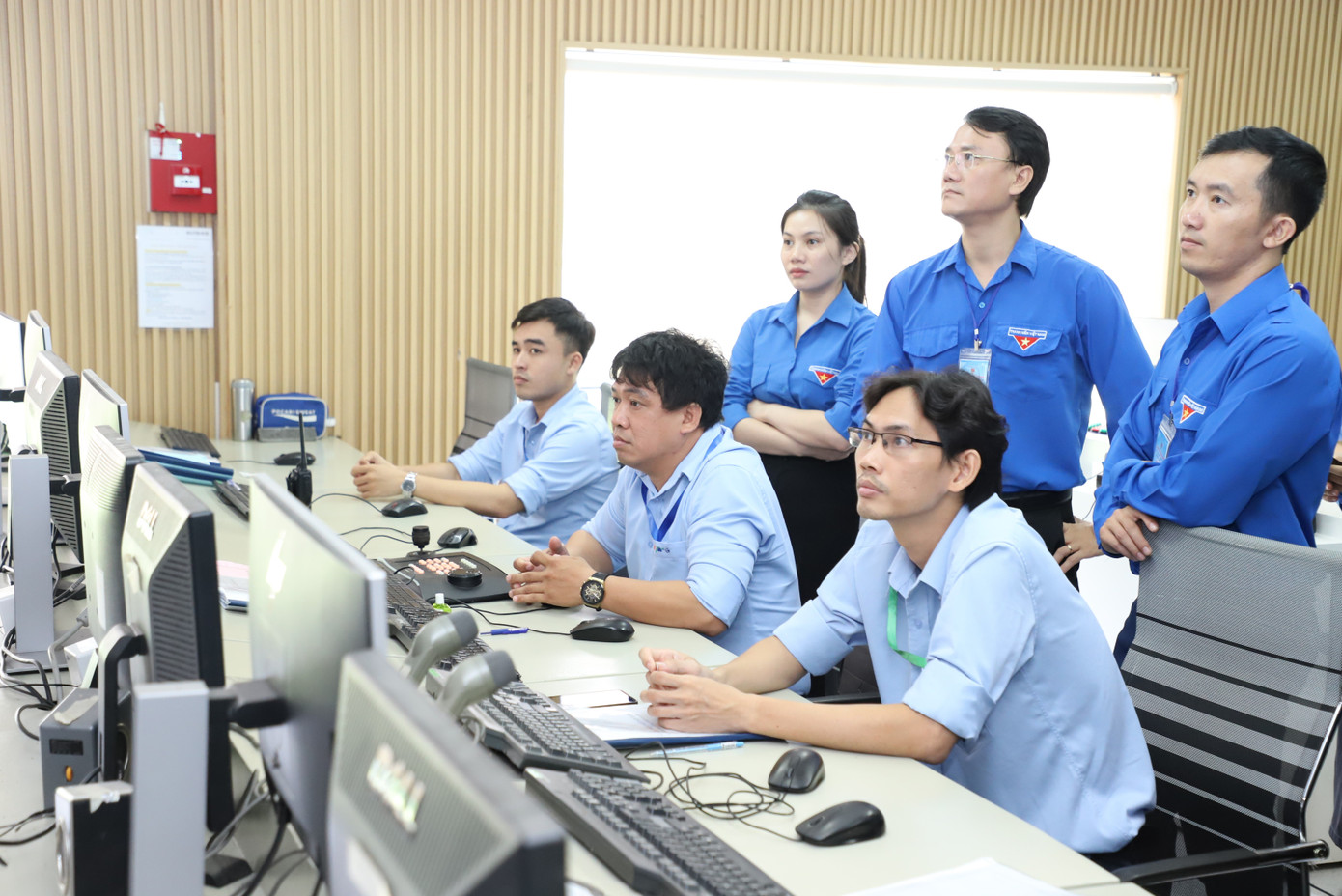 Tại buổi trải nghiệm, các cán bộ, công chức, viên chức trẻ trực tiếp tìm hiểu công tác tổ chức, vận hành, điều phối xử lý các vấn đề về giao thông trên địa bàn TPHCM. Đồng thời, trao đổi, nắm bắt một số phương pháp vận hành cũng như ứng dụng các công nghệ hiện đại tại trung tâm.