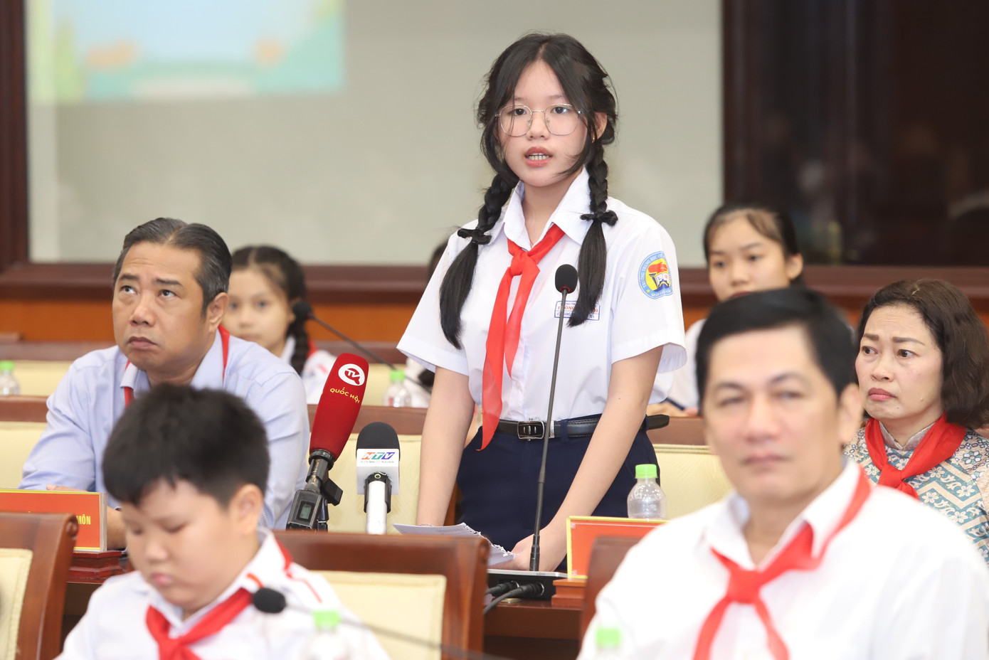 Kim Ngân cho biết một số bạn trong lớp đã bắt đầu chơi cá độ bóng đá. Ảnh: Ngô Tùng Kim Ngân cho biết một số bạn trong lớp đã bắt đầu chơi cá độ bóng đá. Ảnh: Ngô Tùng