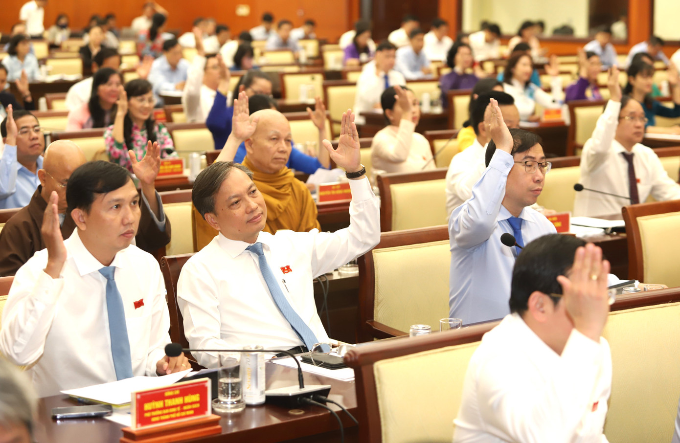 Đại biểu HĐND TPHCM biểu quyết thông qua các nghị quyết quan trọng tại kỳ họp. Ảnh: Ngô Tùng Đại biểu HĐND TPHCM biểu quyết thông qua các nghị quyết quan trọng tại kỳ họp. Ảnh: Ngô Tùng