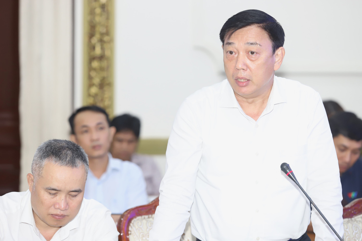 Giám đốc Kho bạc Nhà nước TPHCM Nguyễn Hoàng Hải nêu ý kiến. Ảnh: Ngô Tùng