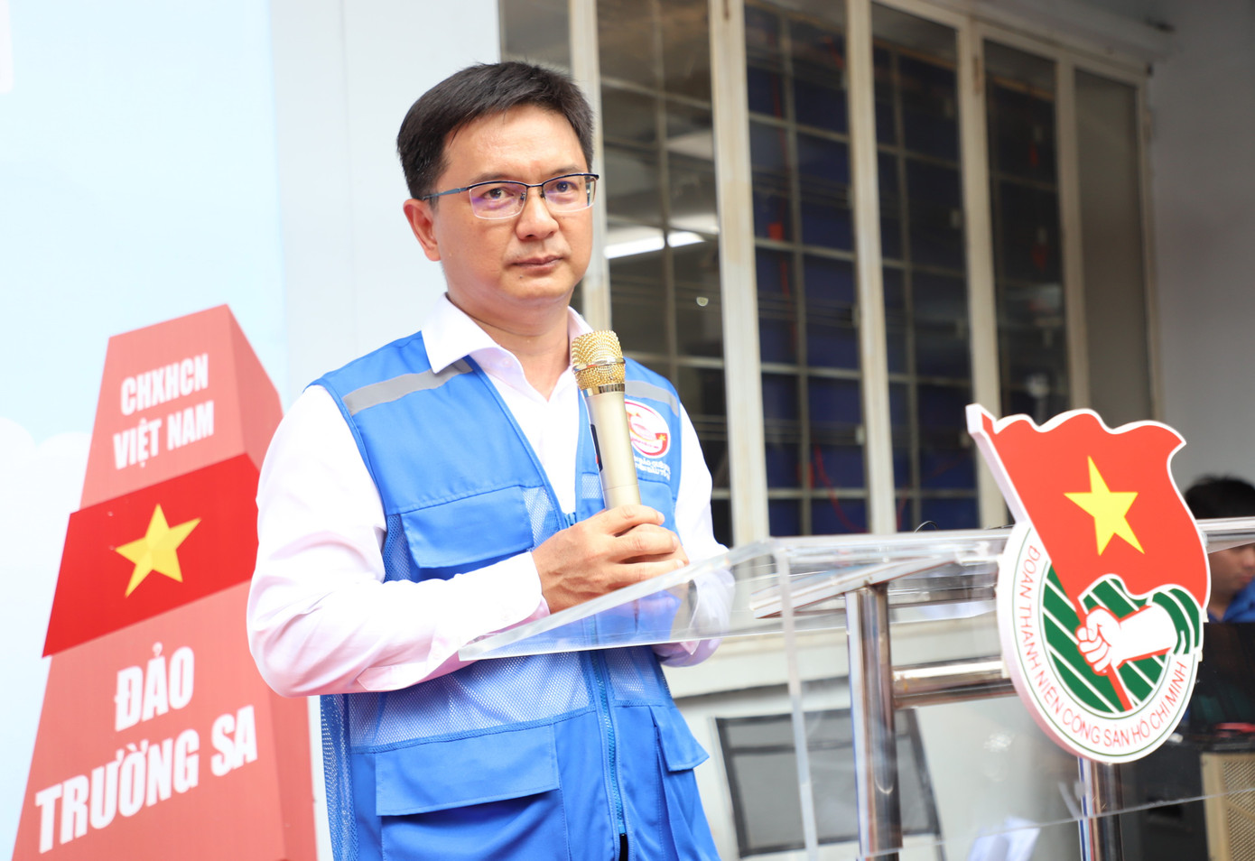 Trưởng ban Dân vận Thành ủy TPHCM Nguyễn Mạnh Cường chia sẻ tại lễ trồng cây. Ảnh: Ngô Tùng Trưởng ban Dân vận Thành ủy TPHCM Nguyễn Mạnh Cường chia sẻ tại lễ trồng cây. Ảnh: Ngô Tùng