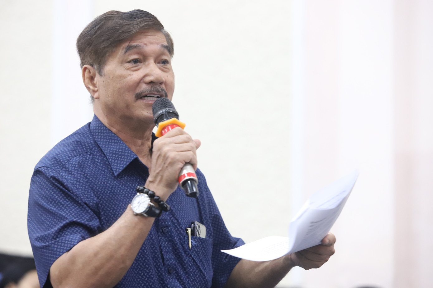 Ông Trần Việt Trung nêu ý kiến. Ảnh: Ngô Tùng Ông Trần Việt Trung nêu ý kiến. Ảnh: Ngô Tùng