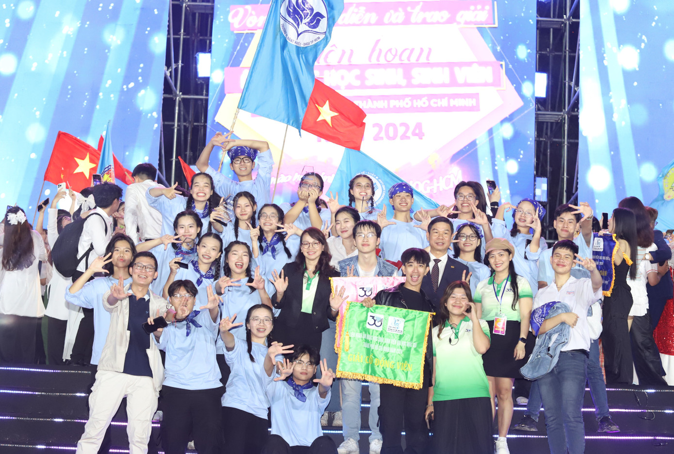 Phát biểu tại đêm công diễn, GS.TS Nguyễn Thị Thanh Mai – Phó Giám đốc ĐHQG TPHCM, Trưởng ban chỉ đạo liên hoan – cho biết: Liên hoan là sân chơi nghệ thuật thể hiện tinh thần đoàn kết, sáng tạo và bản sắc riêng của mỗi trường đại học thành viên và Trường Phổ thông Năng khiếu. Sân chơi này được kỳ vọng là kỷ niệm thật đẹp, dấu ấn khó phai trong tất cả các bạn HSSV để cùng chào đón tuổi 30 của ĐHQG TPHCM.