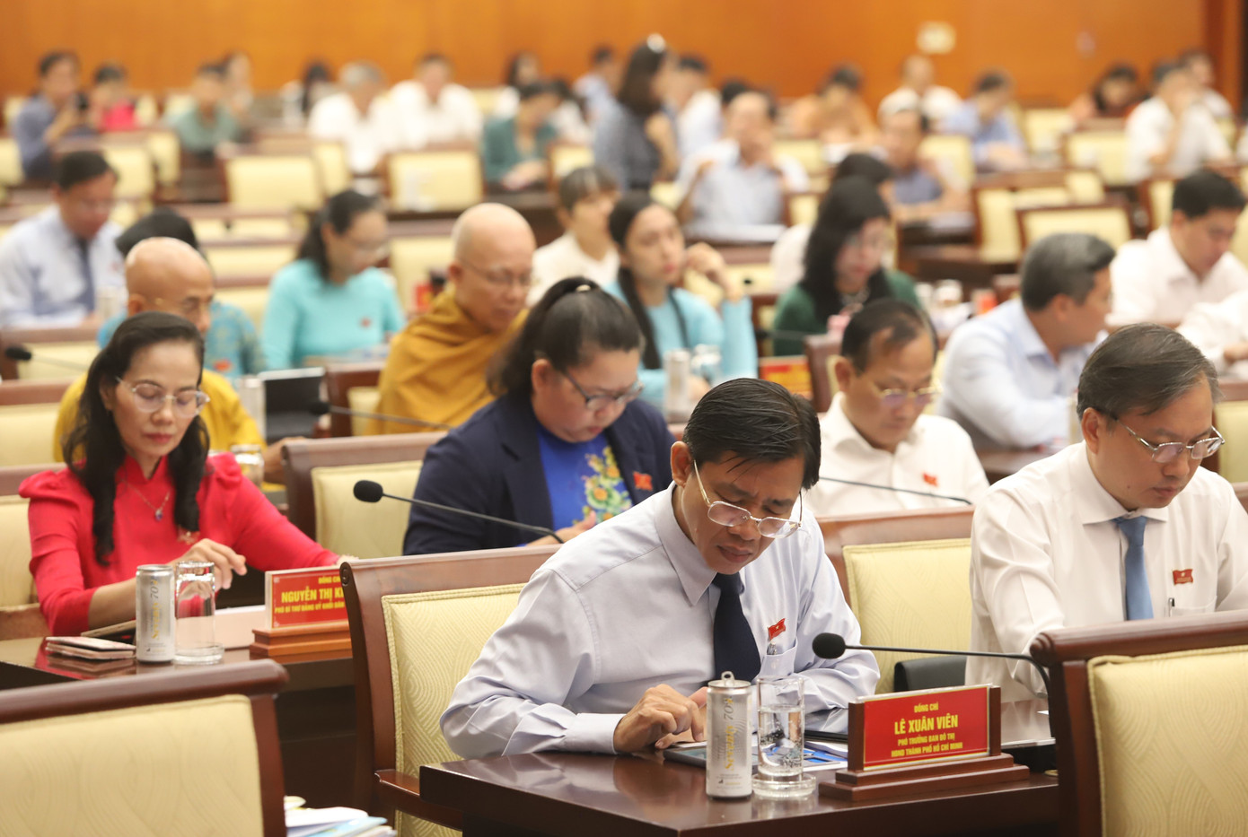 Đại biểu HĐND TPHCM tham dự kỳ họp. Ảnh: Ngô Tùng